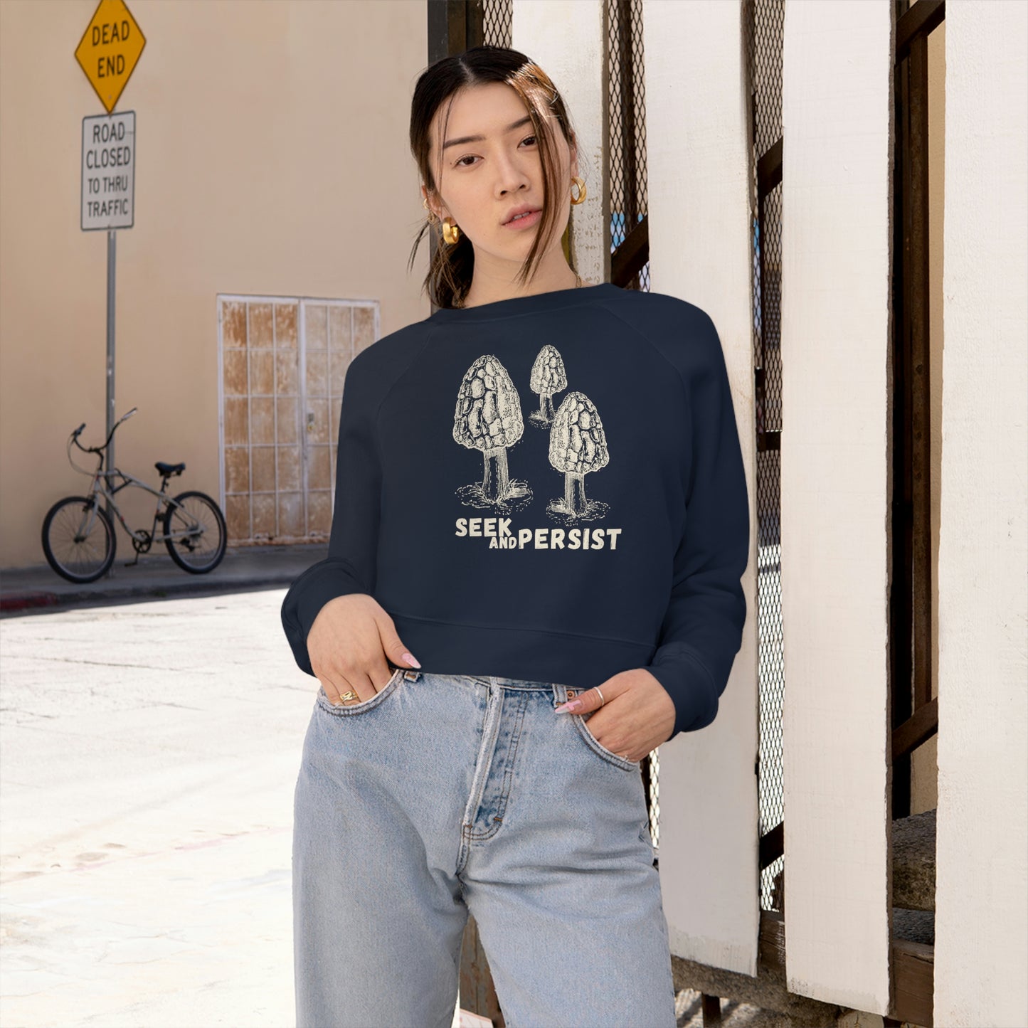 SEEK AND PERSIST-Women's Cropped Fleece Pullover