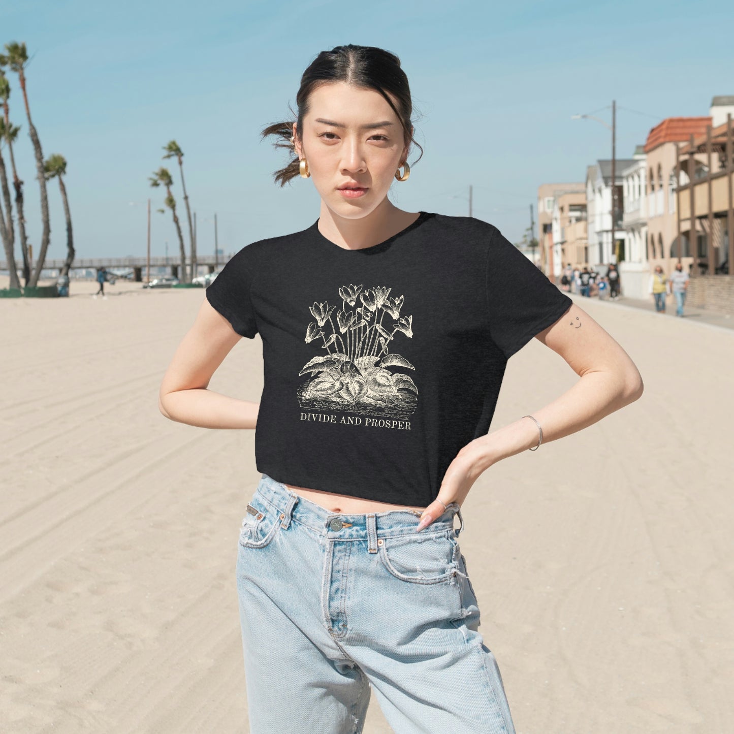 DIVIDE AND PROSPER- Women's Flowy Cropped Tee