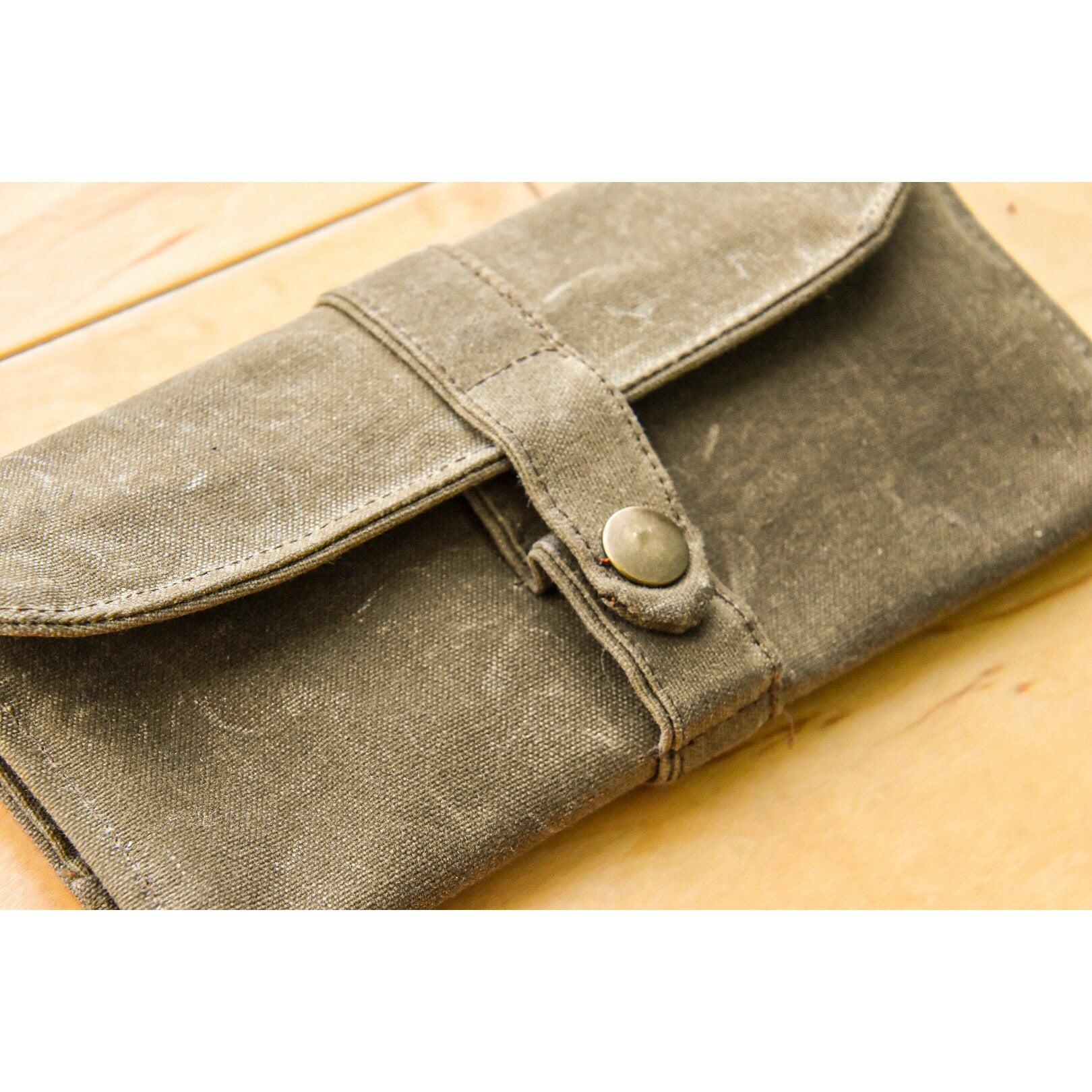 Women's tobacco online pouch